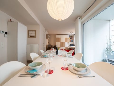 Interior Design, Furniture, Wall, Flooring, Ceiling, Wood, Floor, Light Fixture, Table, Room