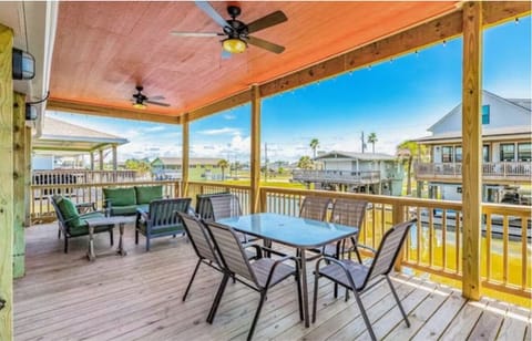 Upstairs deck, view 1