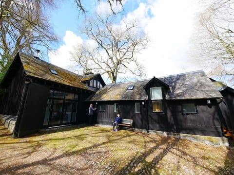 Wood, Branch, House, Roof, Cottage, Home, Door, Rural Area, Twig, Slope