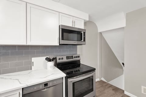 • Fully Equipped
• Beverage Station