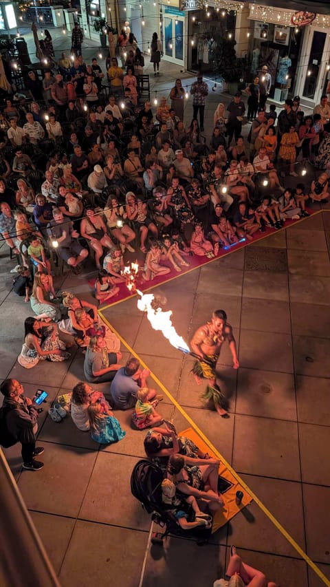 Combine the excitement of a nearby Hawaiian show with relaxation at the pool or hot tub. Enjoy the vibrant island entertainment and then retreat to your private oasis for a soothing dip.