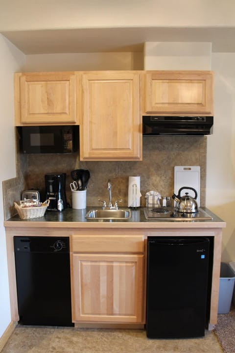 Kitchenette in second bedroom