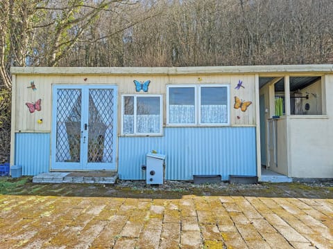 Summerhouse seating and cooking area | Rosie - Tanyrallt Holidays Lets, Llanybydder, near Lampeter