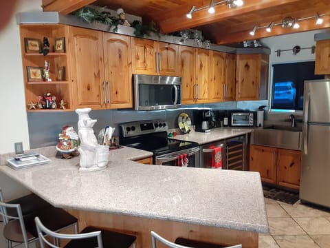 Mr. Pig Sous Chef positioned on the counter and ready to assist; "Yes, Chef!"