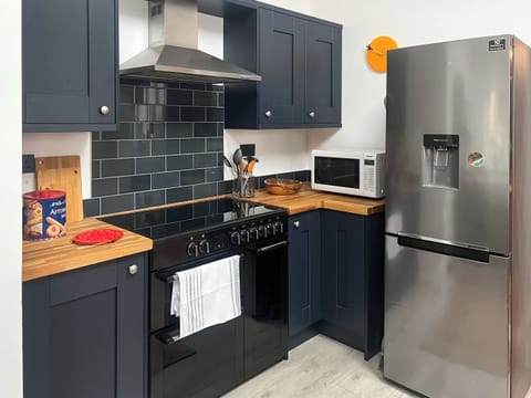 Kitchen | Cosy Cwtch, Hay-On-Wye