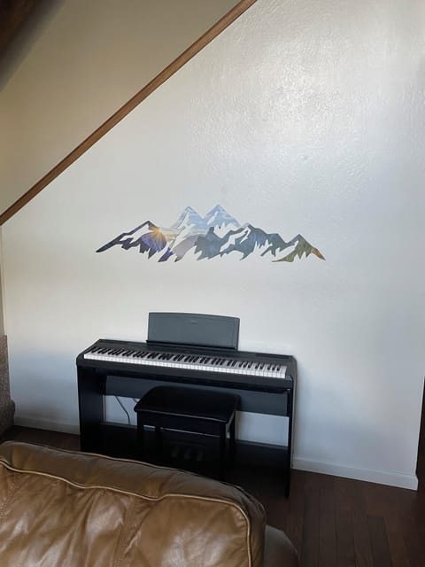 Electronic piano