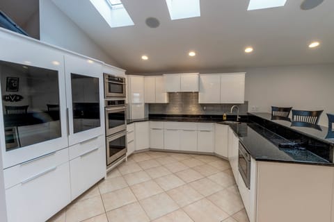 Main Level | Kitchen