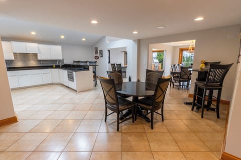 Main Level | Dining | Kitchen