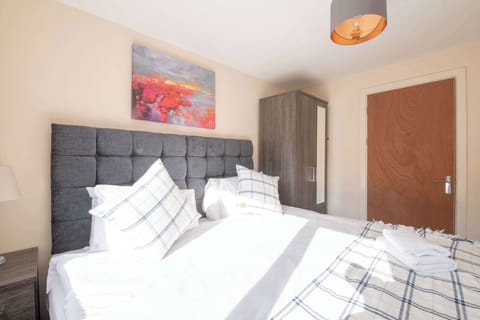 Hanover Apartment, Swansea - Host & Stay