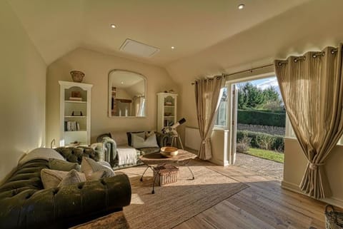 Gleanings, Bredon's Norton - Host & Stay