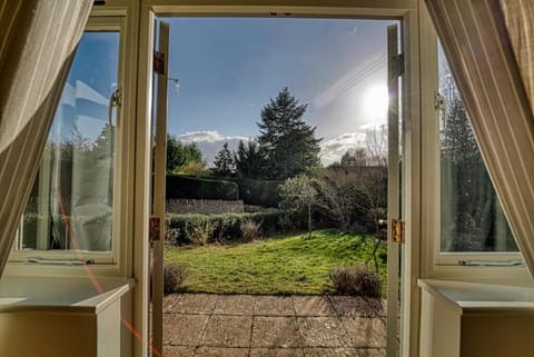 Gleanings, Bredon's Norton - Host & Stay