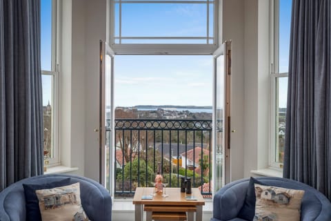 Swimming Pool, Sea Views, Gym, Tenby