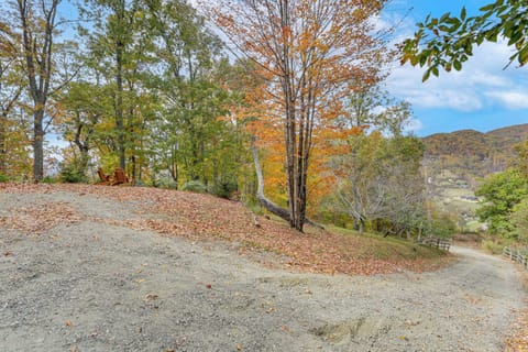 Parking | Garage (1 Vehicle) | Driveway (1 Vehicle)