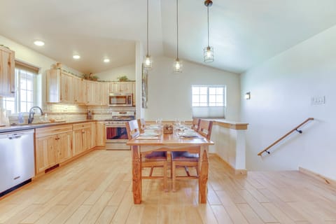 Dining Room | 2nd Floor