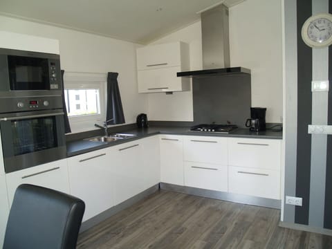 Swimming Pool, Residential Area, Condominium, Apartment, Resort, Estate, Shade, Villa, Hacienda, Mansion