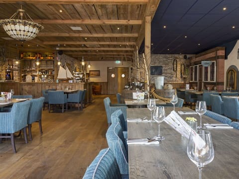 Swimming Pool, Residential Area, Condominium, Apartment, Resort, Estate, Shade, Villa, Hacienda, Mansion