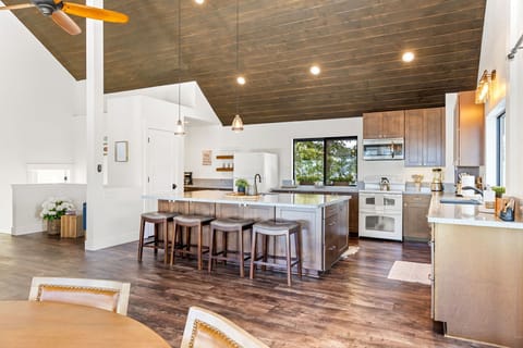 Kitchen with Island bar seating for 4 