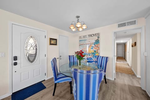 Dining table with seating for 6