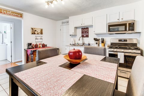 Dining Area/Kitchen | Drip Coffee Maker | Dishwasher