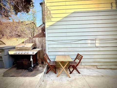 B9798d35 e87b 4a69 9650 a6665e3a1d04