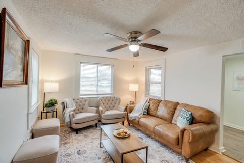 Ottawa Lake Vacation Rental | 3BR | 1BA | 1,010 Sq Ft | 4 Steps to Enter