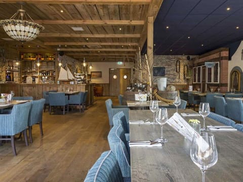 Swimming Pool, Residential Area, Condominium, Apartment, Resort, Estate, Shade, Villa, Hacienda, Mansion