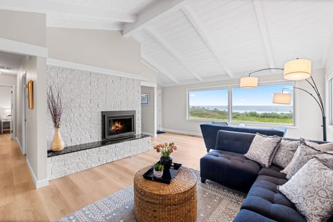 Welcome to "Wave Watcher" - Oceanfront with Sounds of the Sea!