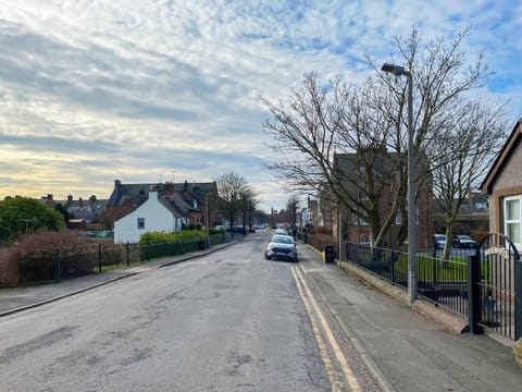 Exterior | Norwood, Thornhill