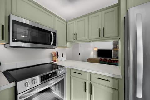 Fairway to Heaven- kitchen