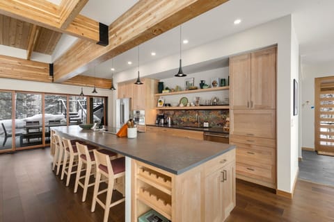 Huge Open Concept Kitchen with Island-seating for 4- stainless appliances.