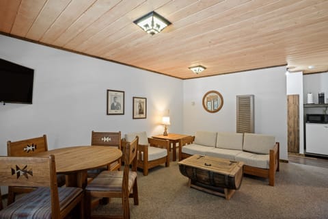 Seating area and dining table