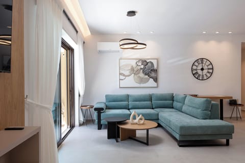 Large bright living room