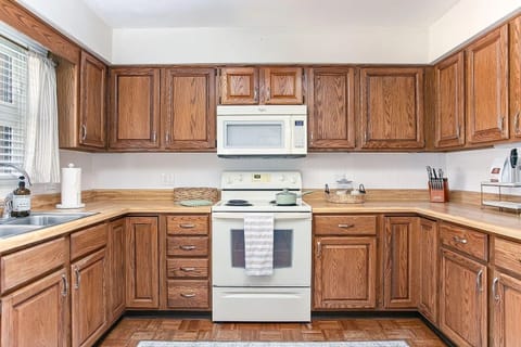 Fully equipped kitchen