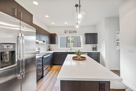 New stainless steel appliances | Main Level