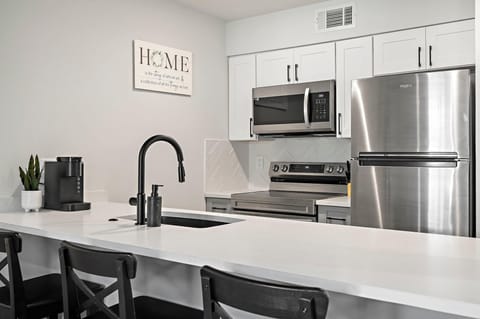 Enjoy the convenience of our fully equipped kitchen, designed with everything you need to prepare delicious meals during your stay.