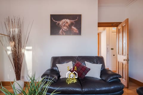 Living Room / Lounge