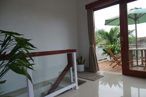 Access to 1st floor balcony