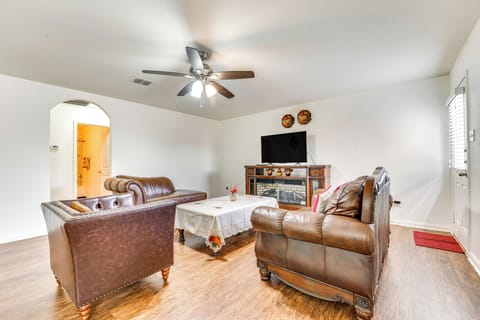 San Antonio Vacation Rental | 3BR | 1BA | 1,793 Sq Ft | 2 Steps to Enter