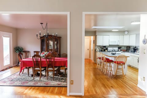 Plenty of seating and unbeatable lakefront scenery.