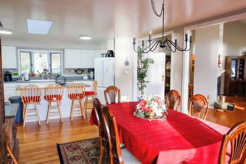 Plenty of seating and unbeatable lakefront scenery.