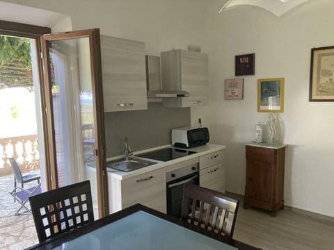 Watercraft, Boat, Apartment, Marina, Outdoor Furniture, Shade, Boats And Boating--Equipment And Supplies, Balcony, Resort, Dock