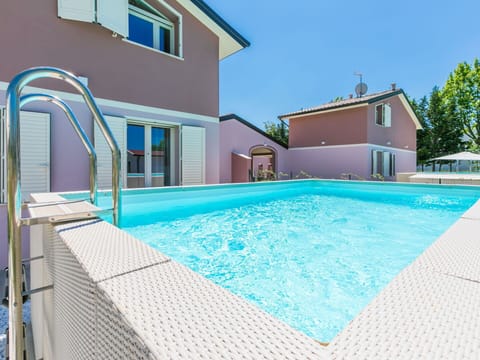 Swimming Pool, Composite Material, Resort, Estate, Outdoor Furniture, Villa, Hotel, Thermae, Sunlounger, Courtyard