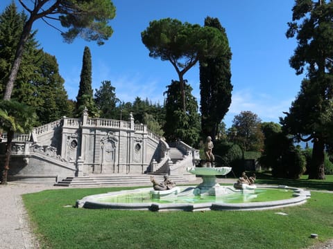 Garden, Landscaping, Park, Estate, Lawn, Mansion, Evergreen, Botanical Garden, Villa, Palace