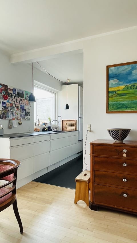 Dining Room, Kitchen