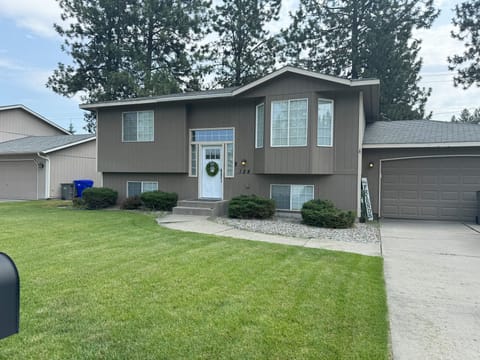 North Spokane 4 bedroom 2.5 bathroom home.