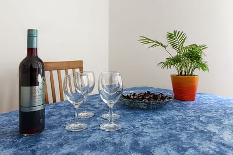 Dining area - details