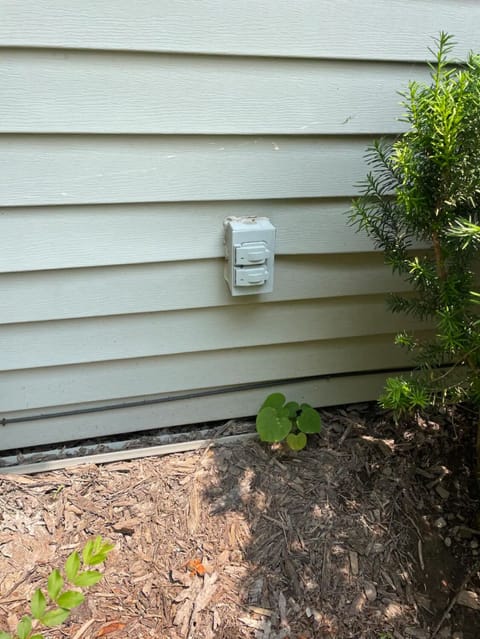 Electric on parking side