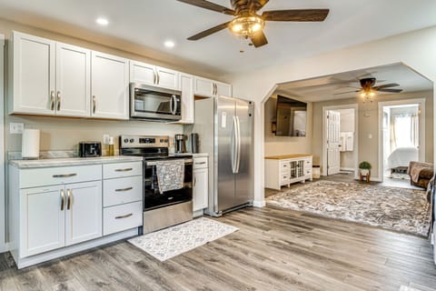 Hagerstown Vacation Rental | 1BR | 1BA | 1,200 Sq Ft | Stairs to Enter