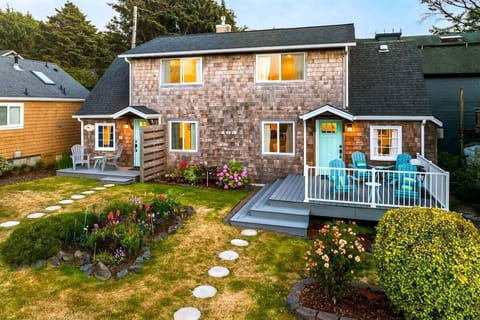 Exterior at Left Coast Hideaway
