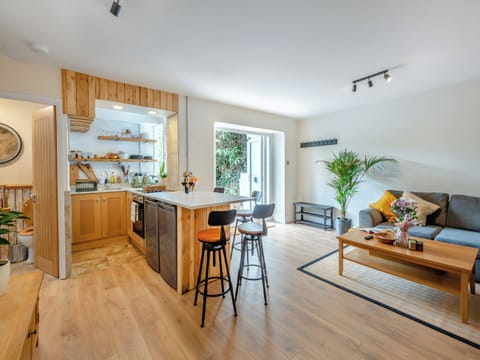 Open plan living space | Little Matthews, Torquay